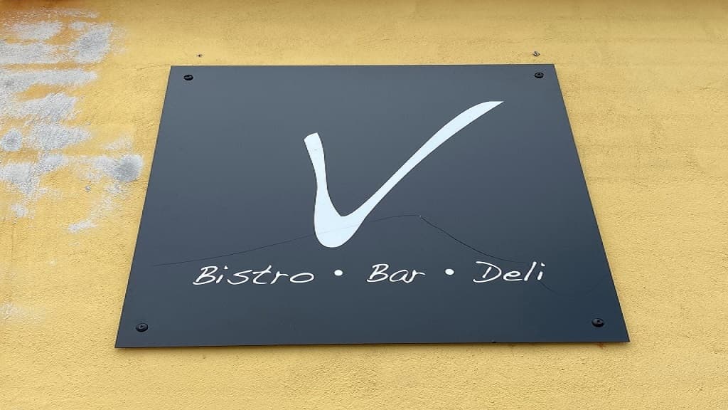 V Bistro